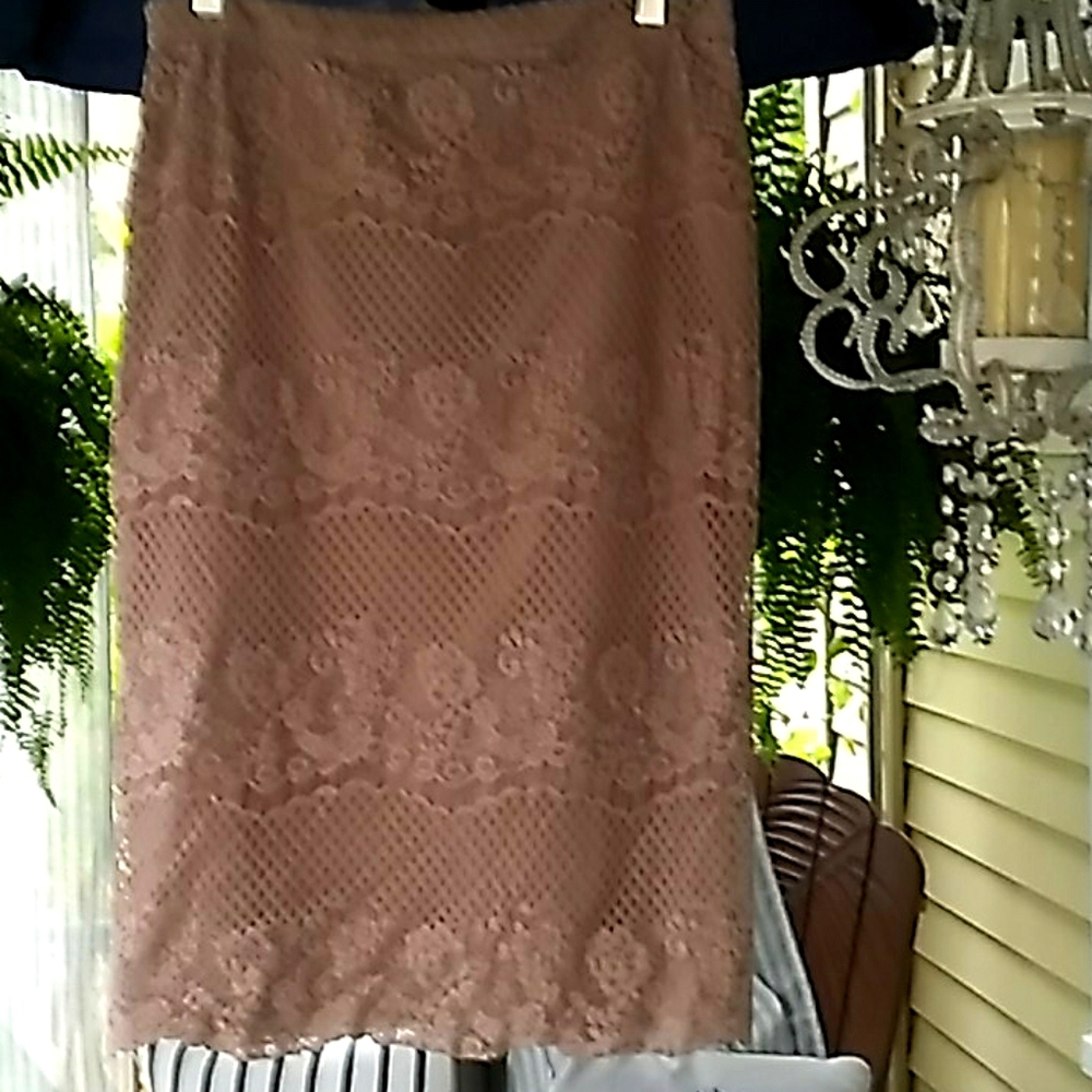 Women's lace overlay skirt